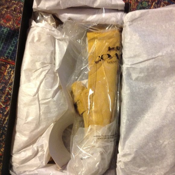 Coach Men's Signature Coin Flax(Light Yellow) Suede Drivers - 11D - New in Box - Picture 6 of 12